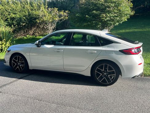 Used 2022 Honda Civic Sport Touring image 4