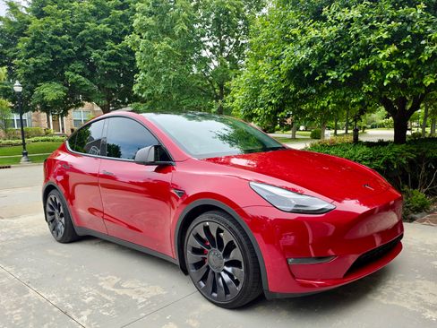 Used 2022 Tesla Model Y Performance AWD/4WD image 2