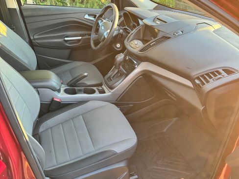 Used 2016 Ford Escape SE w/ Equipment Group 201A image 9