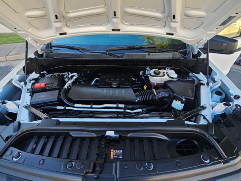 Used 2024 Chevrolet Silverado 1500 W/T w/ WT Value Package image 17