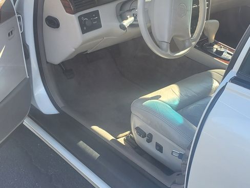 Used 1997 Cadillac Seville STS image 4