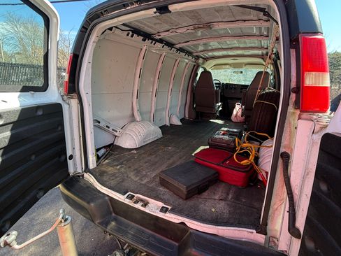 Used 2008 GMC Savana 2500 image 13