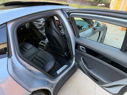 Used 2018 Porsche Panamera image 8