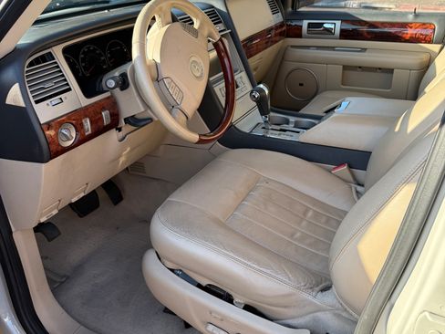 Used 2006 Lincoln Navigator Luxury AWD/4WD image 11