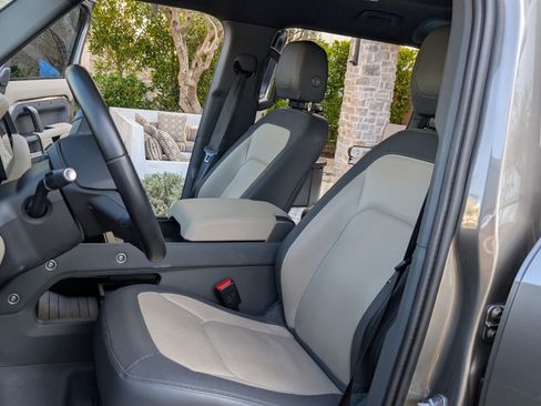 Used 2023 Land Rover Defender 110 X-Dynamic SE image 22