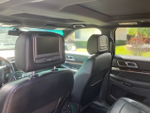 Used 2016 Ford Explorer Platinum image 8