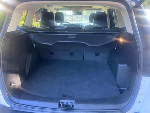 Used 2018 Ford Escape Titanium w/ Ford Safe & Smart Package FWD image 12