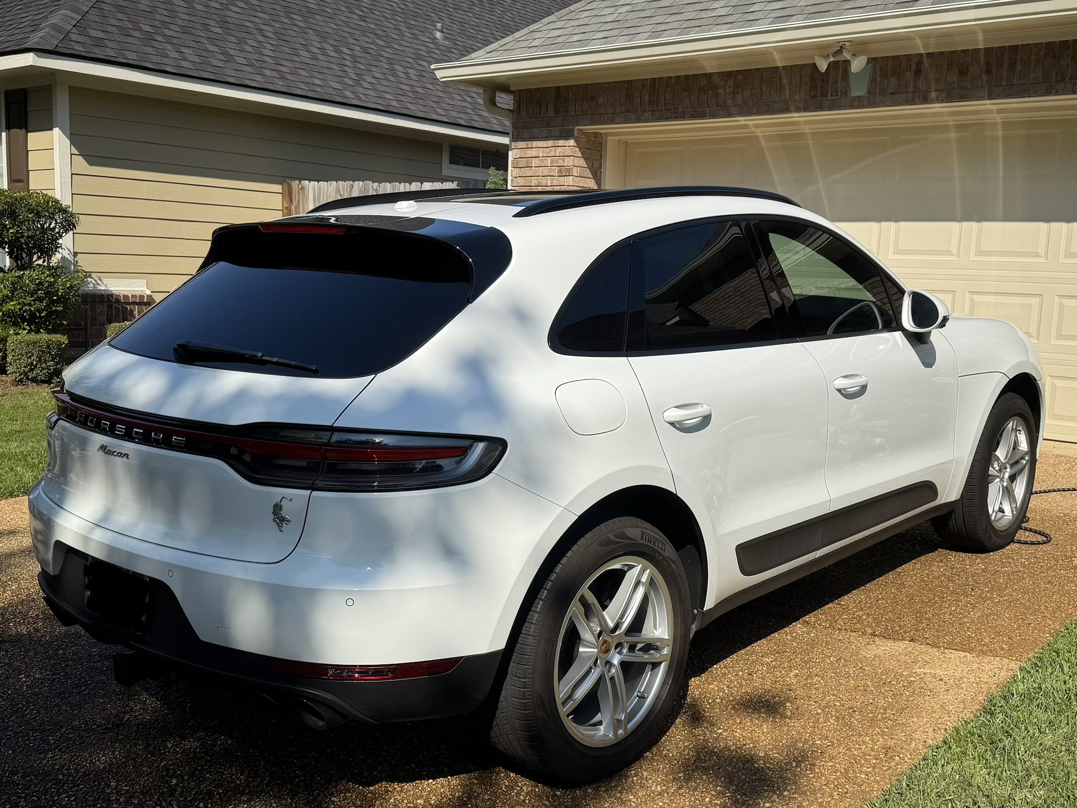 Used 2021 Porsche Macan AWD/4WD image 5