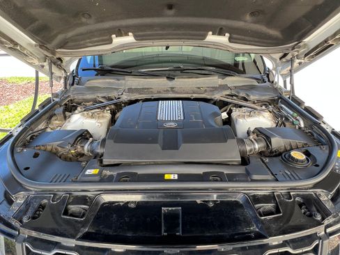 Used 2019 Land Rover Range Rover Sport HSE image 12