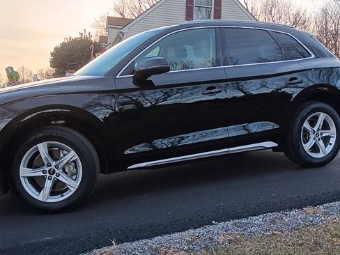 Used 2021 Audi Q5 2.0T Premium w/ Convenience Package image 1