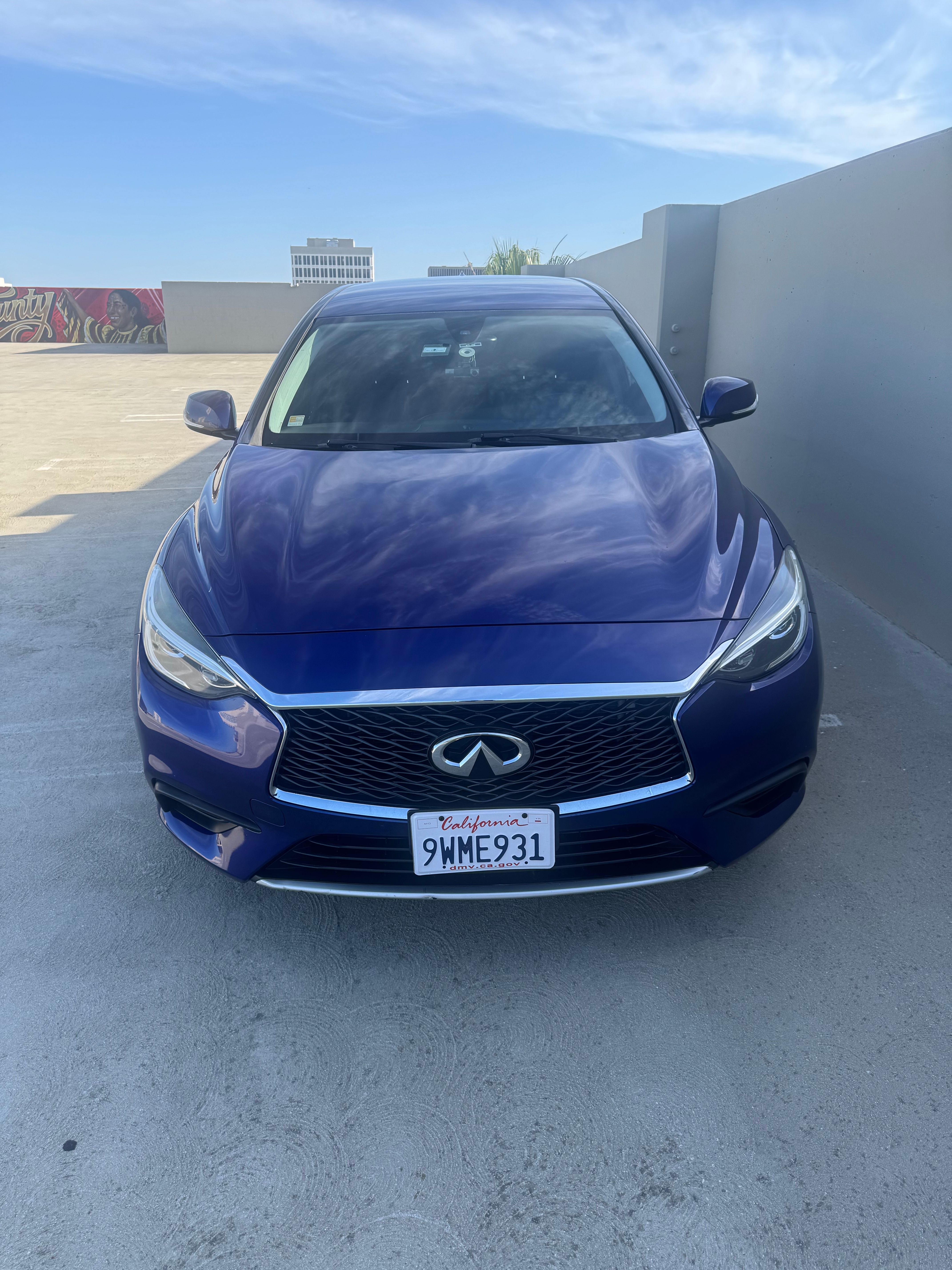Used 2017 INFINITI QX30 FWD image 2