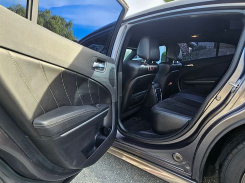 Used 2016 Dodge Charger R/T Scat Pack w/ Technology Group image 9