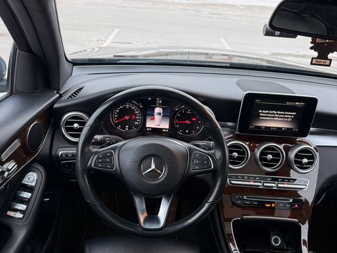 Used 2019 Mercedes-Benz GLC 300 4MATIC image 11