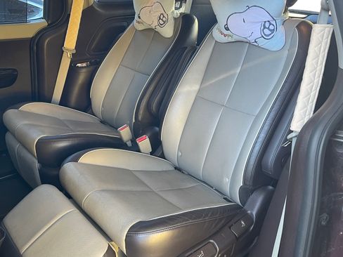 Used 2016 Kia Sedona SX Limited image 17