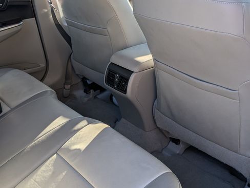 Used 2013 Toyota Camry XLE image 11