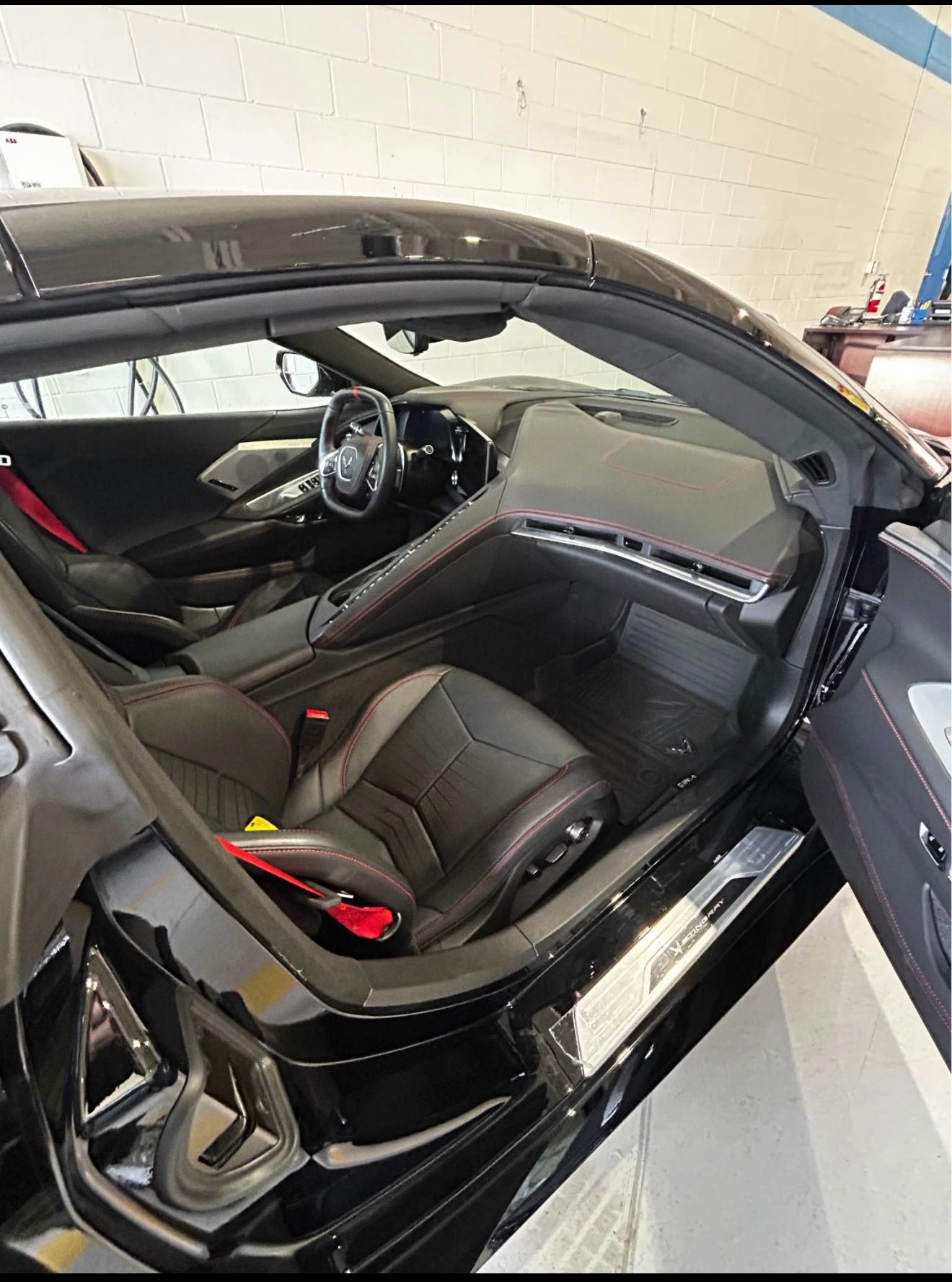 Used 2024 Chevrolet Corvette Stingray Premium Cpe w/ Z51 Performance Package RWD image 5