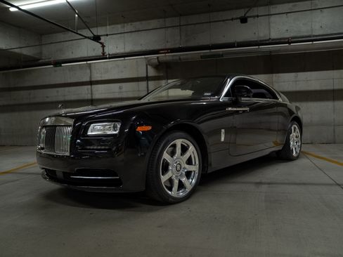 Used 2015 Rolls-Royce Wraith image 2