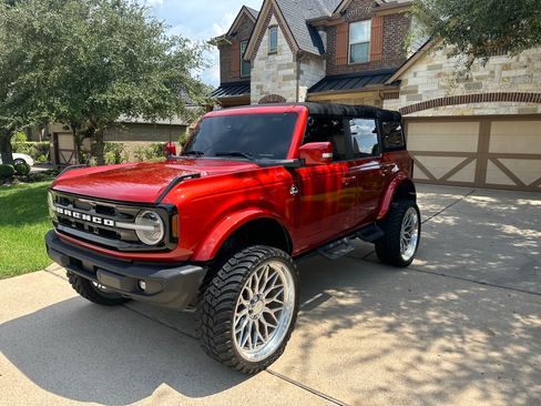 Used 2023 Ford Bronco Outer Banks image 9