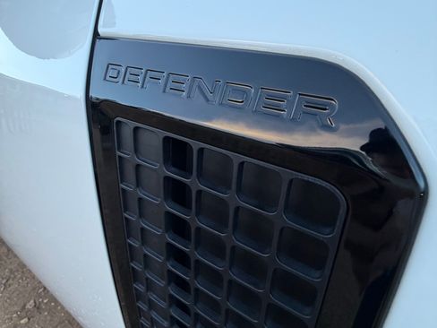 Used 2022 Land Rover Defender 110 S image 11