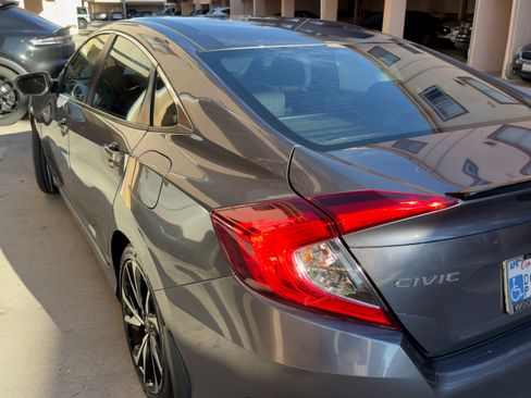 Used 2019 Honda Civic Sport image 10