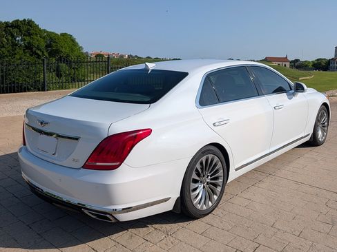 Used 2018 Genesis G90 5.0 Ultimate RWD image 8