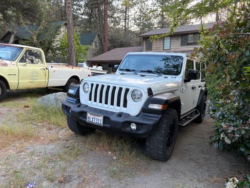 Used 2019 Jeep Wrangler Unlimited Sport S AWD/4WD image 6