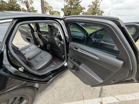Used 2016 Ford Fusion Energi Titanium FWD image 23