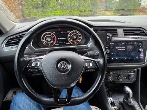Used 2019 Volkswagen Tiguan SEL Premium w/ 3rd Row Seat Package image 5