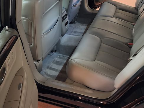 Used 2008 Cadillac DTS Performance image 12