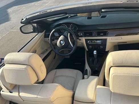 Used 2010 BMW 328i Convertible RWD image 13