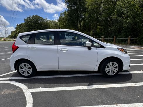 Used 2018 Nissan Versa Note SV FWD image 5