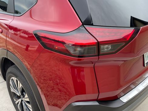 Used 2023 Nissan Rogue SV w/ SV Premium B Package image 14