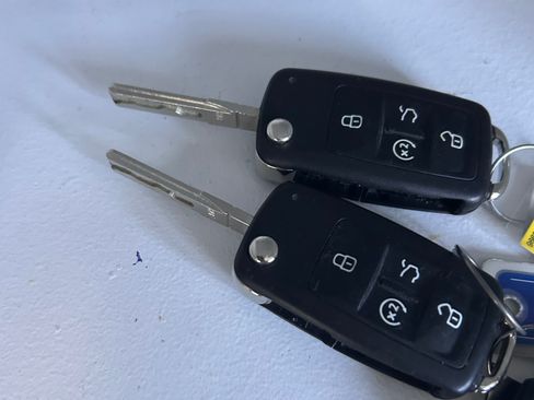 Used 2020 Volkswagen Passat 2.0T SE w/ Sunroof Package image 15