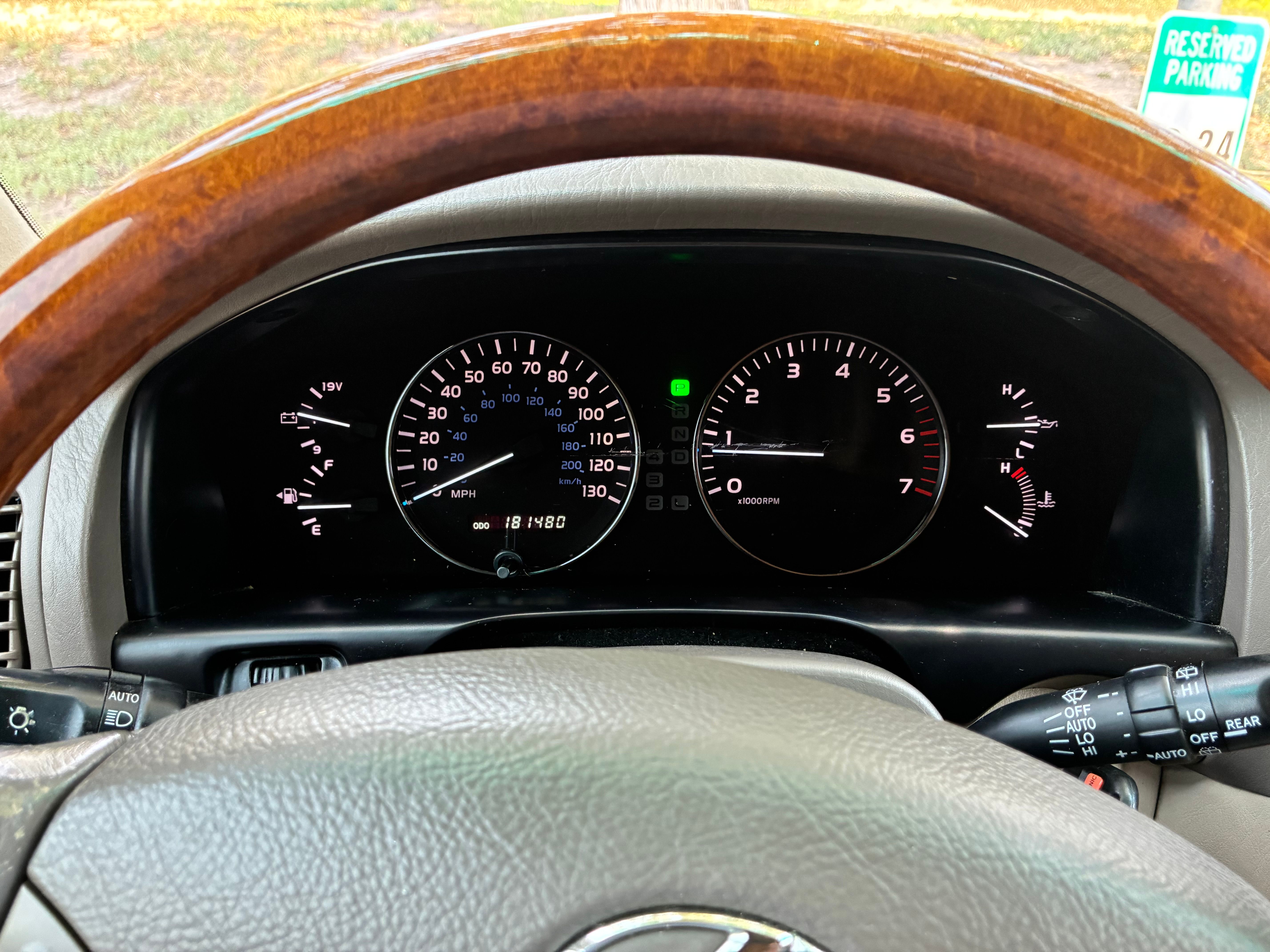 Used 2007 Lexus LX 470 4WD w/ Preferred Accessory Pkg image 12
