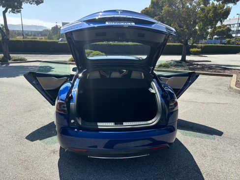 Used 2015 Tesla Model S 90D image 25