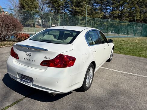 Used 2013 INFINITI G37 x Sedan w/ Premium Pkg image 6