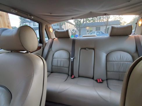 Used 1999 Jaguar XJ8 L image 4