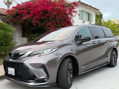 Used 2021 Toyota Sienna XSE