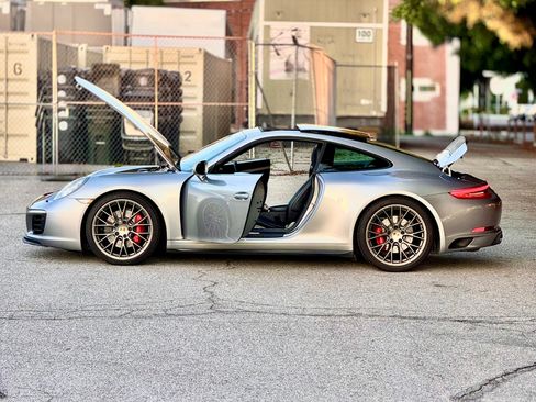 Used 2017 Porsche 911 Carrera 4S image 17