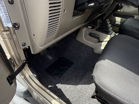 Used 2004 Jeep Wrangler SE AWD/4WD image 11