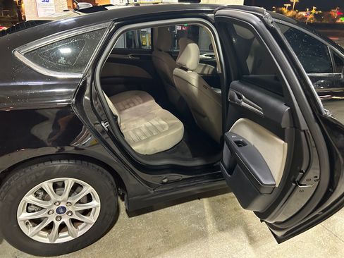 Used 2018 Ford Fusion S image 11