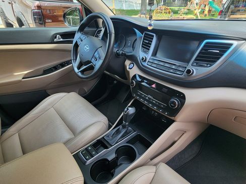 Used 2016 Hyundai Tucson Limited w/ Option Group 03 AWD/4WD image 9