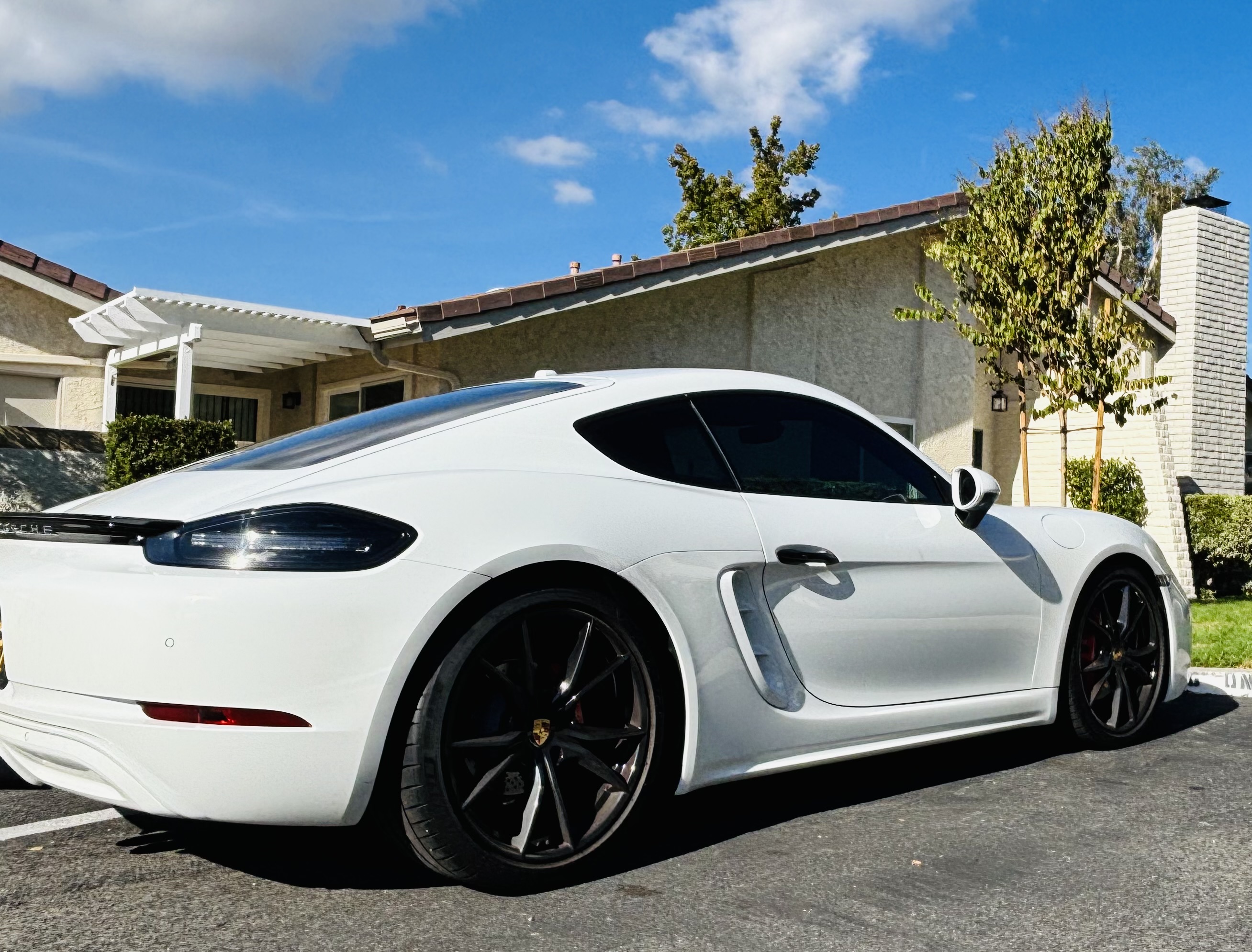 Used 2025 Porsche 718 Cayman S RWD image 1