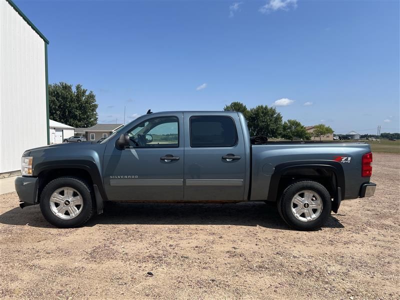 Used 2011 Chevrolet Silverado 1500 LT w/ All-Star Edition AWD/4WD image 8