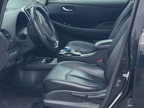 Used 2015 Nissan Leaf SL image 8