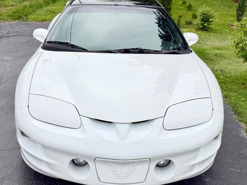Used 2000 Pontiac Firebird Formula w/ Security Pkg RWD image 10