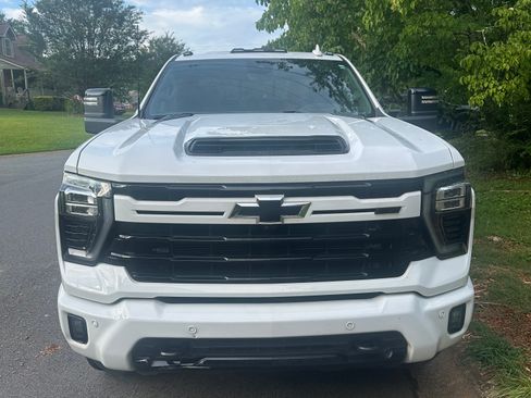 Used 2024 Chevrolet Silverado 2500 LTZ w/ LTZ Plus Package AWD/4WD image 1