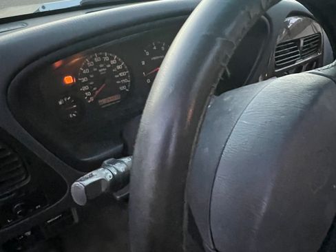 Used 1999 Nissan Pathfinder LE image 13