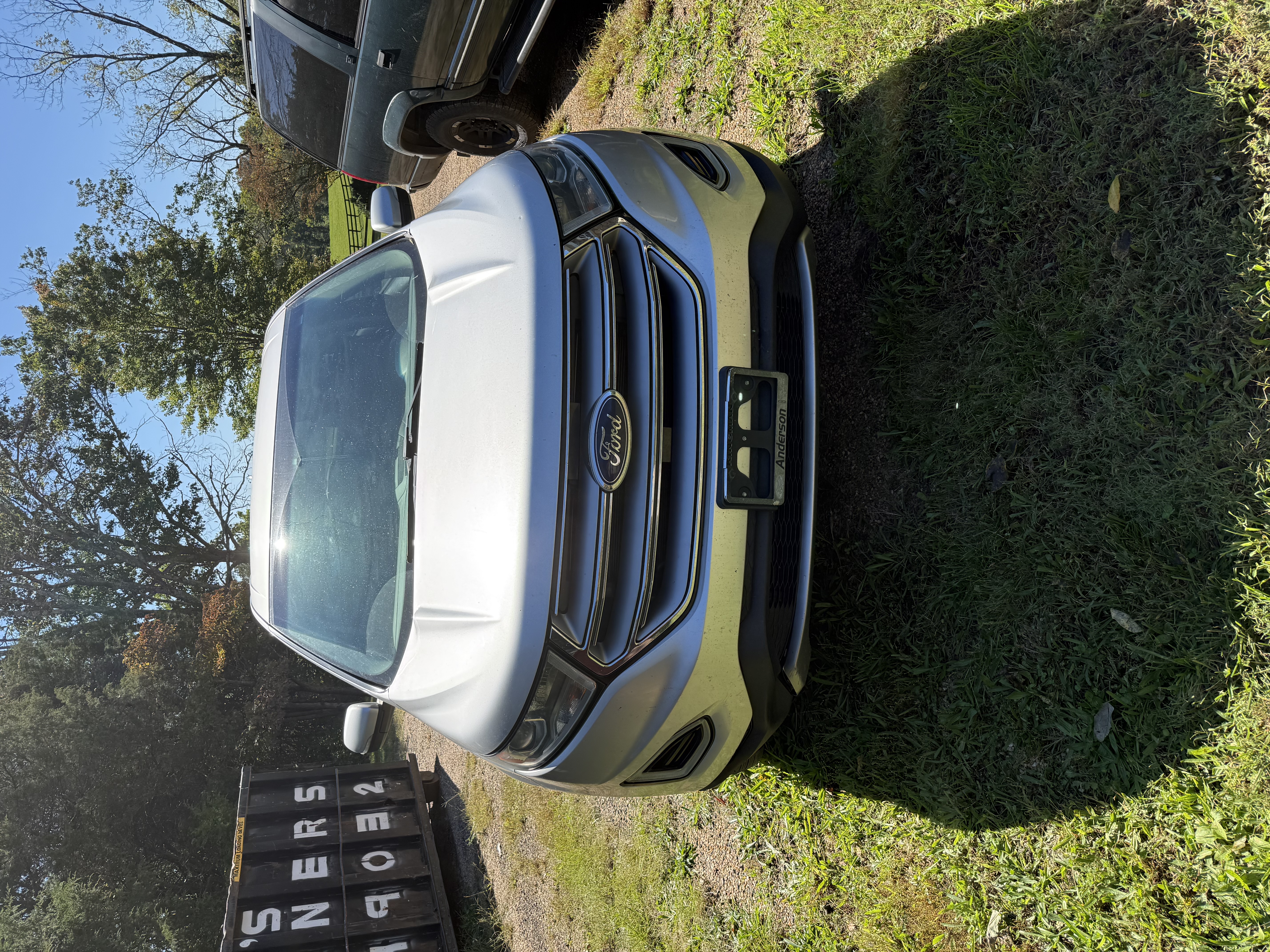 Used 2016 Ford Edge Titanium w/ Technology Package AWD/4WD image 2