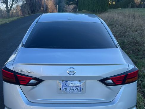 Used 2019 Nissan Altima 2.5 S image 2